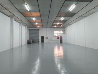 Rent Industrial building  Sant sebastian. Nave diáfana