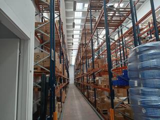 Nau industrial a Sant Vicenç de Castellet. Nave impecable. tipo b