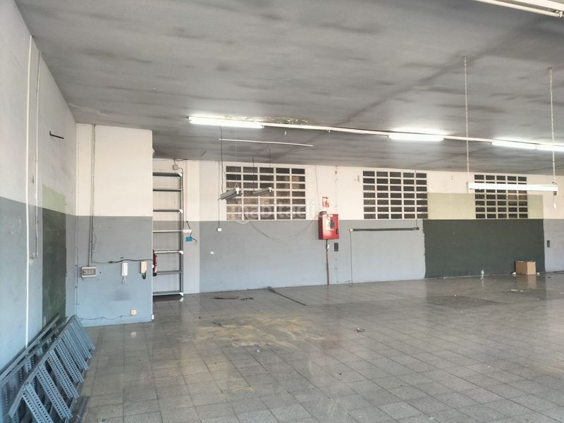 Foto c1dc27a8-99e6-485b-a54f-fb55a7f133a8. Nau industrial a Gràcia Sabadell