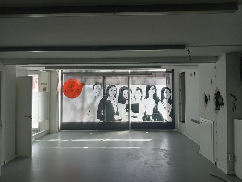 Foto 142c0b1b-63c8-4b60-81d9-f4656e2aaf46. Local comercial a Centre Sabadell