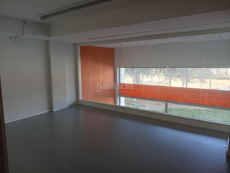 Foto 18e3c85c-6da8-41ee-bb43-e5e1e0779bb3. Local comercial a Centre Sabadell
