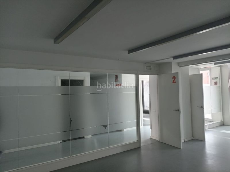 Foto 6cbf97d2-2d47-48a7-8498-c0f23f0f9243. Local comercial a Centre Sabadell