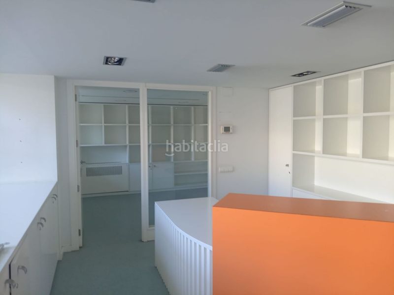 Foto a0309df4-7004-4f35-b411-2c5e98e17971. Local comercial a Centre Sabadell