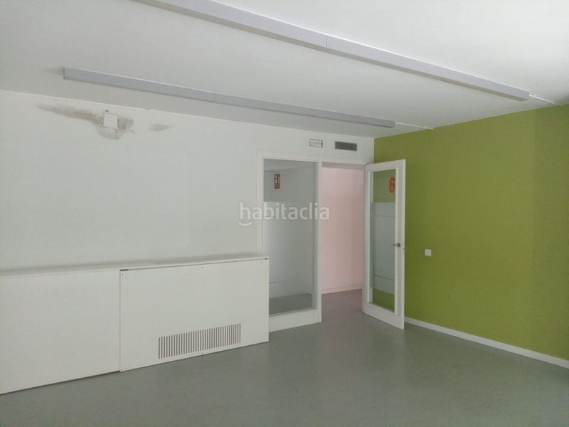 Foto a25da6d0-3328-4966-9956-2028817fece2. Local comercial a Centre Sabadell