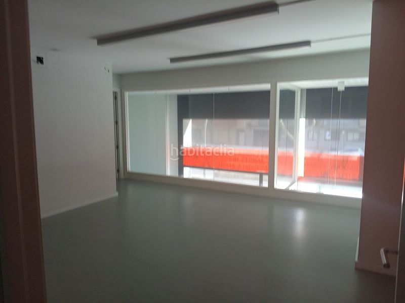 Foto a4633f9f-3a4f-4204-ac59-13a30448996f. Local comercial a Centre Sabadell