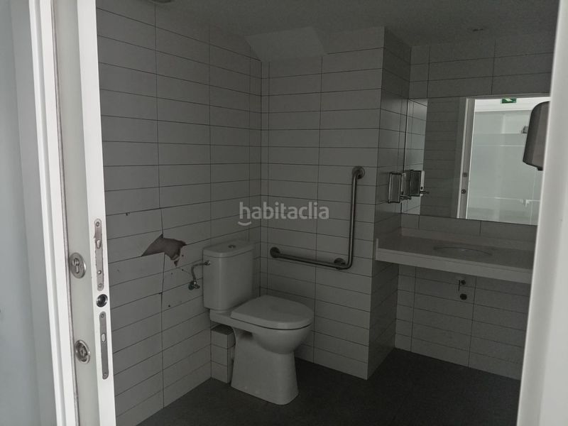 Foto b2ad0797-68a9-43a0-b529-8a52c257438d. Local comercial a Centre Sabadell