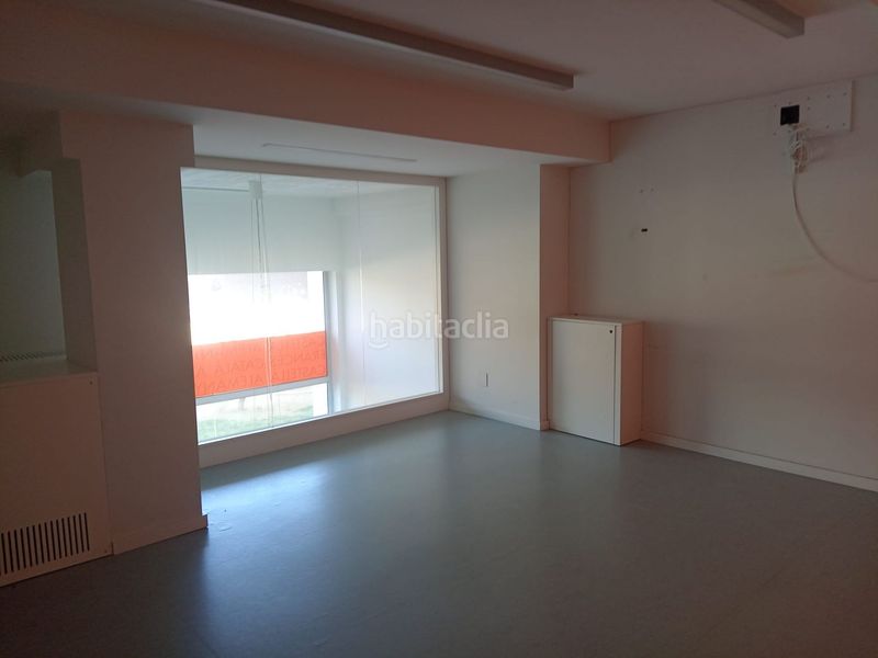 Foto de383618-1ad4-4c5f-83ab-c5507a755047. Local comercial a Centre Sabadell
