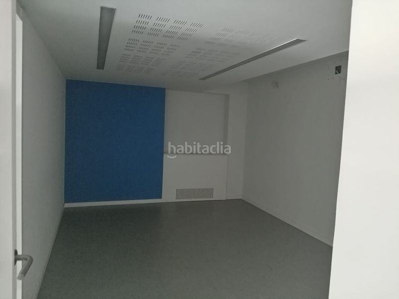 Foto ee99cb13-299b-4e25-a026-f980610a686c. Local comercial a Centre Sabadell