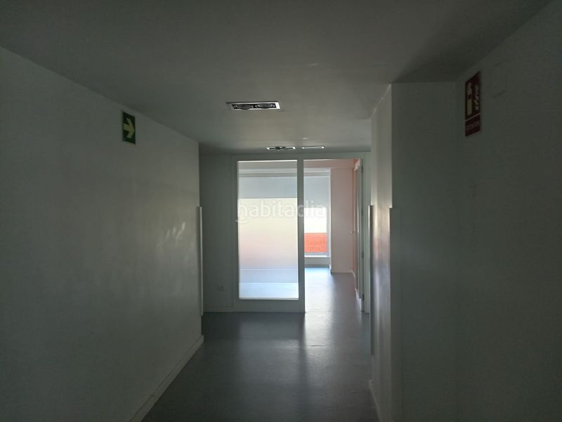 Foto eec01370-7004-45f2-ab8e-0788b4f8a6a8. Local comercial a Centre Sabadell