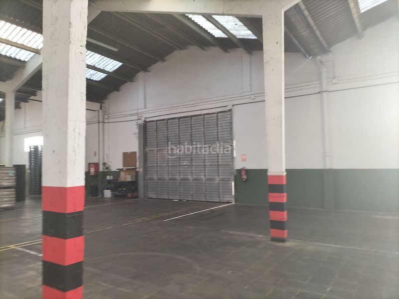 Foto f43b2064-f853-498a-800d-bba152093bbd. Nau industrial a Zona Industrial Rubí
