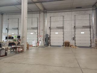 Miete Fabrikhalle  Puig dels tudons. Nave con instalaciones