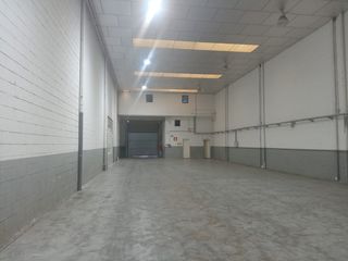 Location Bâtiment à usage industriel  Guifre el pilos. Nave impeca