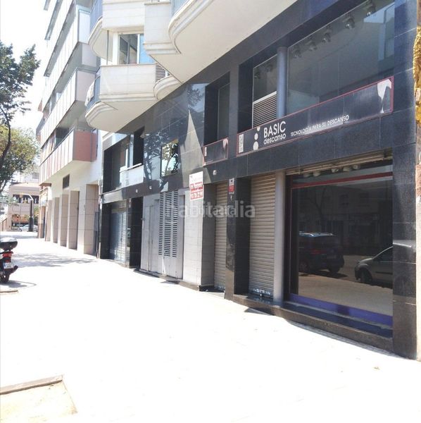 Foto 9b7ff0ad-d23d-41d1-bd0e-eccd22115a5e. Local comercial a Eixample Sabadell