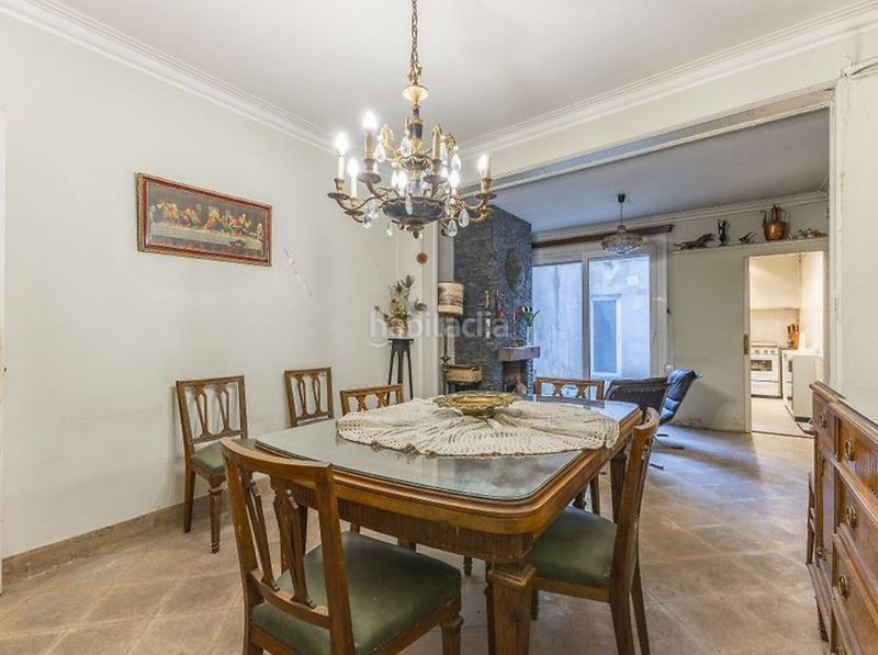 Foto 0a1ea9bb-7d0a-468e-acfa-9f348b5d73d7. Casa adossada a Centre Sabadell
