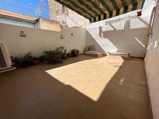 Casa adossada a Orihuela Ciudad. Vivienda centrica reformada
