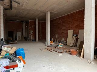 Rent Business premise  Calle castellón. Local comercial