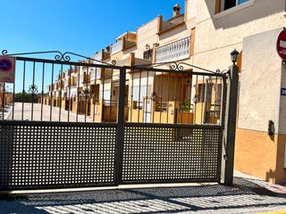 Pis a Almoradí. Vivienda adosada