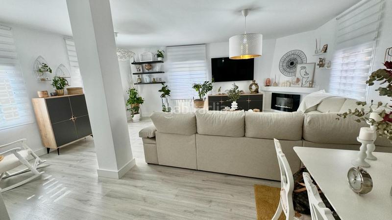 Foto bbb96f69-7938-4074-b04d-b7d341a9cf00. Casa a schiera con riscaldamento piscina in Montemar Torremolinos