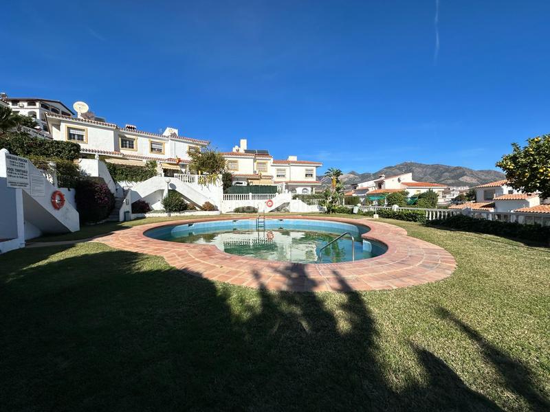 Foto c71a2f52-4c5b-431c-a6f4-4af74c88f61c. Casa bifamiliare con riscaldamento piscina in campo de Mijas Mijas