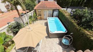 Casa adossada  Avenida de los botijos. Exclusivo adosado de esquina completamente reformado con piscina