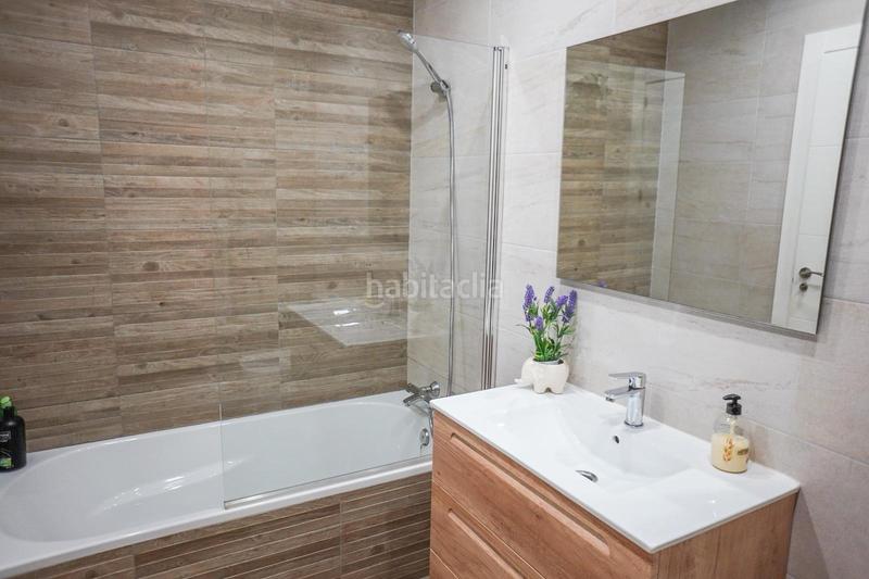 Foto 102893c5-cfac-407c-9184-2204feb7ea7c. Casa adosada exclusivo adosado de esquina completamente reformado con piscina privada pueblo en Benalmádena