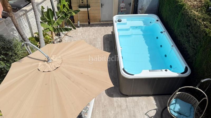 Foto 3c1cdd30-a261-4564-b3f7-8b9c29592a40. Casa adosada exclusivo adosado de esquina completamente reformado con piscina privada pueblo en Benalmádena