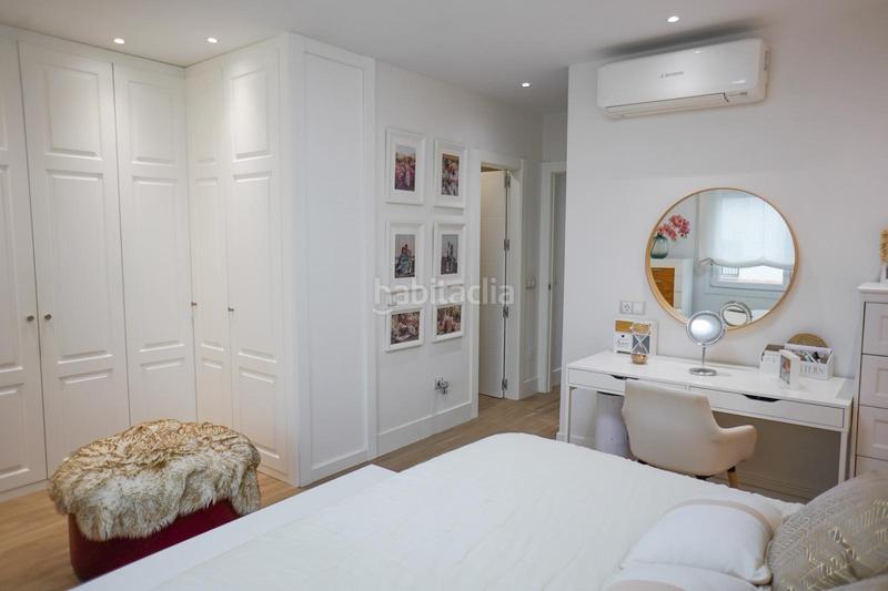 Foto 7254da2b-de7a-4804-99c4-52a95fadd340. Casa adosada exclusivo adosado de esquina completamente reformado con piscina privada pueblo en Benalmádena