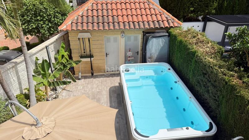 Foto 80d20006-9a94-4fd9-82f8-d3d0b3ae1219. Casa adosada exclusivo adosado de esquina completamente reformado con piscina privada pueblo en Benalmádena