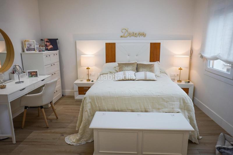 Foto 9eb39490-f3b7-47f3-97f1-07b4e1034b6f. Casa adosada exclusivo adosado de esquina completamente reformado con piscina privada pueblo en Benalmádena