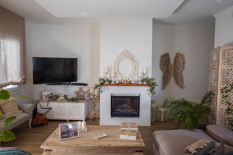 Foto cb482efe-622e-41a0-bade-c9afa7e63fab. Casa adosada exclusivo adosado de esquina completamente reformado con piscina privada pueblo en Benalmádena