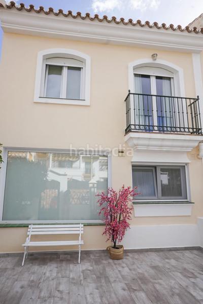 Foto da7a57f5-4960-4b2d-a04d-9686036cfb88. Casa adosada exclusivo adosado de esquina completamente reformado con piscina privada pueblo en Benalmádena