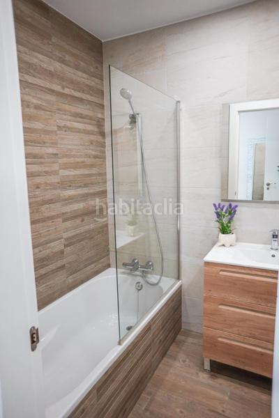Foto e6f71e76-c793-488f-8384-0b6d64e3c07c. Casa adosada exclusivo adosado de esquina completamente reformado con piscina privada pueblo en Benalmádena