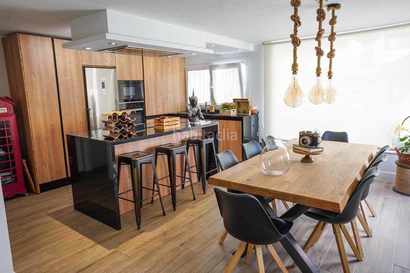 Foto f2817454-eb63-4637-96cc-f57701c3d41e. Casa adosada exclusivo adosado de esquina completamente reformado con piscina privada pueblo en Benalmádena