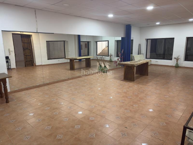 Foto 1cb08264-1aa9-4bae-9ab3-74b8101a7185. Local comercial oportunidad !!!! gran local comercial en pleno centro de Arroyo de la Miel benalmadena en Benalmádena