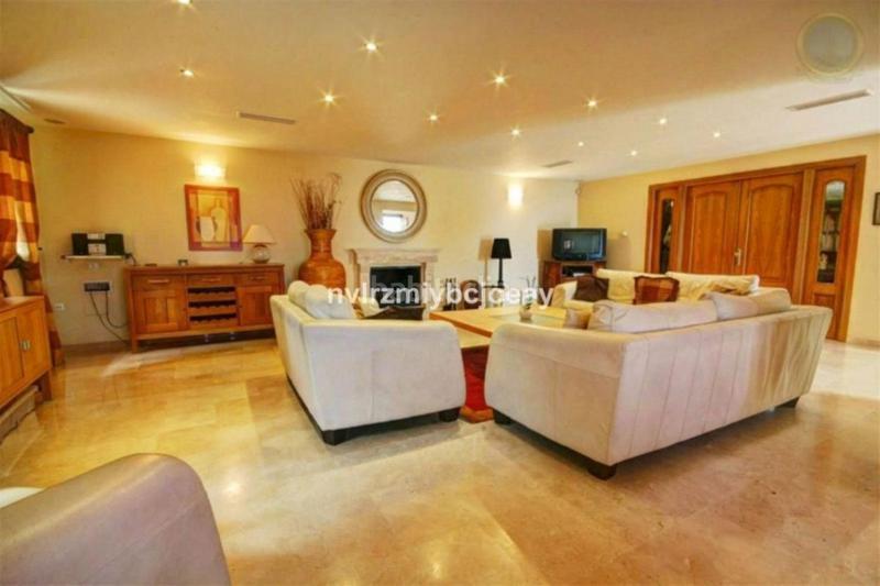 Foto 25391683-d9f0-49b9-b4b5-1492db6afdc8. Xalet amb aparcament a Casablanca - La Viñuela Benalmádena