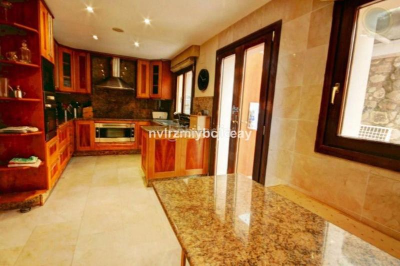 Foto 388bf1a2-4669-4447-bc1f-54cf0f066a4b. Xalet amb aparcament a Casablanca - La Viñuela Benalmádena