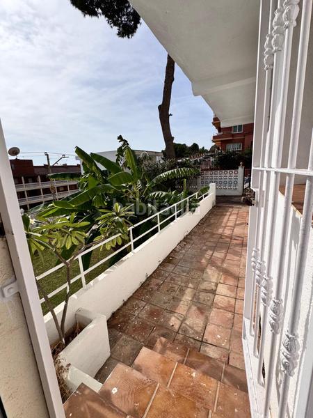 Foto 28ed0df4-c650-4fc8-a125-0b237711b011. Planta baixa amb piscina a Loma de los Riscos Torremolinos