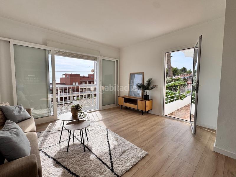 Foto eaf5b281-b198-48cb-bf92-acfabb74b052. Planta baixa amb piscina a Loma de los Riscos Torremolinos