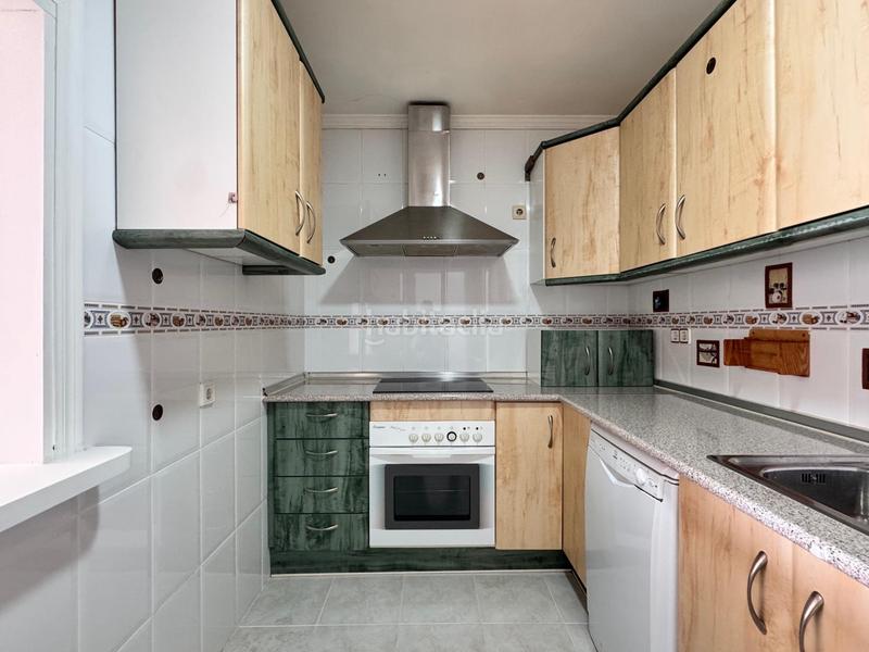 Foto ee9bcc05-179f-44c8-8e91-a599fa605448. Planta baixa amb piscina a Loma de los Riscos Torremolinos