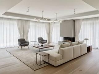 Xalet  Calle de la aurora. Descubre esta impresionante casa independiente ubicada en el tra