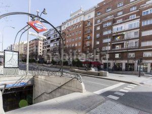 Foto 3d88ce79-ae23-4c2d-bd9b-39fdc9e730cb. Local comercial amb calefacció a Vallehermoso Madrid