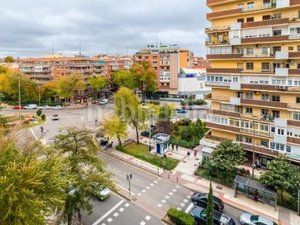 Foto a9c92b0c-3216-4b43-b19b-415d7e63197f. Local comercial amb calefacció a Vallehermoso Madrid