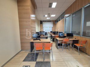 Foto 5cd9e3cc-e0fd-4ac3-b682-9c675da8fe90. Local comercial amb calefacció a Pacífico Madrid