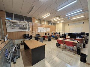 Foto 8c9aee07-e9b5-4f29-b082-98a149650124. Local comercial amb calefacció a Pacífico Madrid