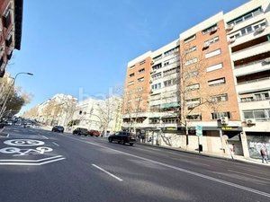 Foto ffffa1b5-fc47-48dc-a64d-358f4fb9919d. Local comercial amb calefacció a Pacífico Madrid
