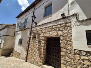 Haus  Calle heruelo. �descubre esta magn�fica casa/chalet adosado en pleno centro de