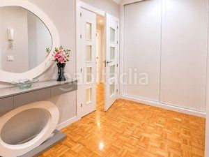 Foto 0f02e386-b964-46c0-ae27-17b2de224b2c. Pis amb calefacció a Vallehermoso Madrid