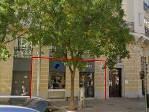 Local Comercial a Calle de santa engracia 129. Se vende local muy bien situado en la calle santa engracia, semi