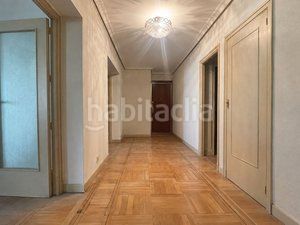 Foto fba17b12-b1b6-44de-9846-cf2a16699056. Pis amb calefacció aparcament a Argüelles Madrid