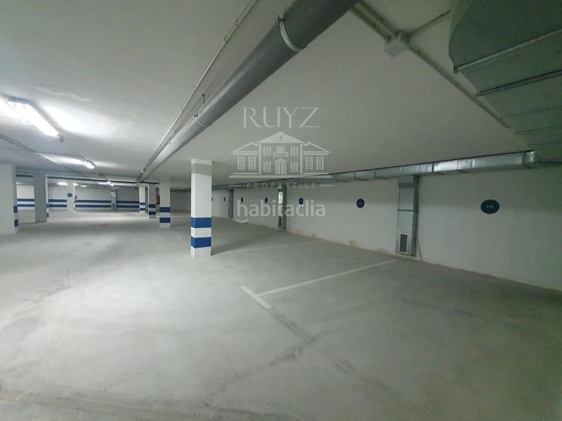 Foto 06be033b-2b29-4fb2-b77f-bc554ba48f22. Parking coche aprovecha esta oportunidad única! venta de plazas de garaje en Salobreña